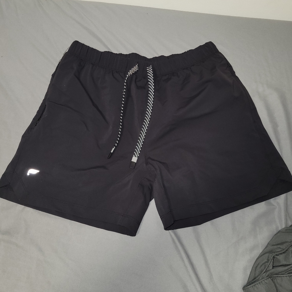 Fabletics 5in shorts